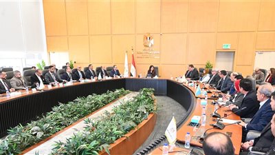 وزيرة الإسكان تتابع موقف مبيعات وتسويق مشروعات هيئة المجتمعات العمرانية