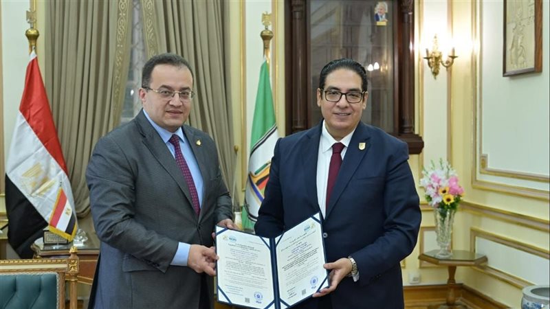 رئيس جامعة القاهرة