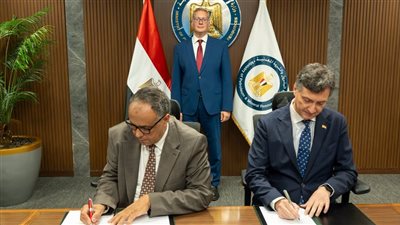 وزير البترول يشهد توقيع مذكرة نوايا مع “إيني” لتجديد الالتزام بمنطقة شمال بورسعيد