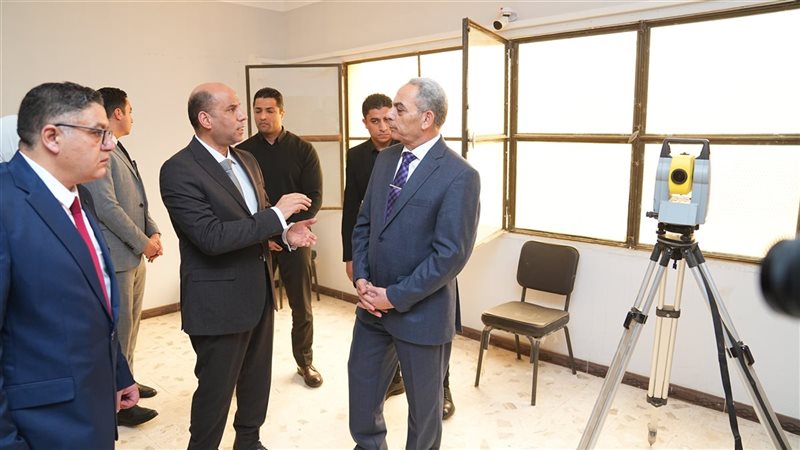 زيارة وزير العمل