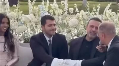 أخبار الفن اليوم الجمعة.. المنتج محمد السعدي يحتفل بعقد قران ابنته.. عمرو أديب ولميس الحديدي يحتفلان بخطوبة ابنهما نور.. وابنة شقيقة صباح تستغيث