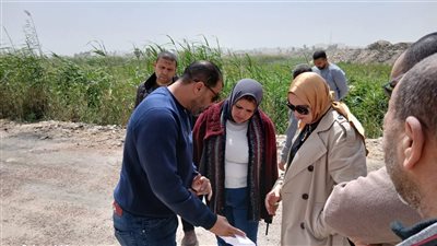 نائب محافظ الإسكندرية تتابع أعمال النظافة وإزالة الإشغالات بحي شرق