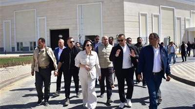 وزيرة الإسكان تتابع موقف تنفيذ الأبراج الشاطئية وطريق البوليفار وكمبوند 
