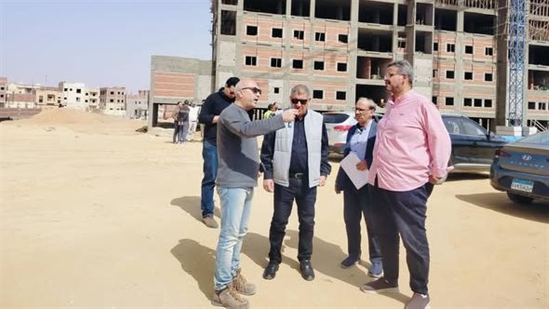 مسؤولو الاسكان