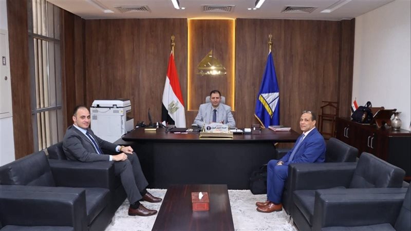 ​محافظ دمياط يستقبل