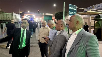 وزير البترول يستقبل جثمان الشهيد المهندس حسام صادق بمطار القاهرة