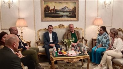 محافظ أسوان يستقبل الملك أحمد فؤاد الثاني خلال زيارته للمحافظة (صور)