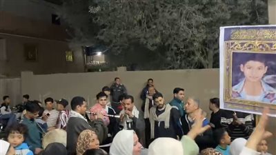 بعد 5 سنوات تقاضي، أهالي ميت الفرماوي بالدقهلية يحتفلون بإعدام قاتل الطفل عصمت (فيديو وصور) 