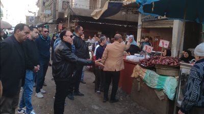 محافظ الدقهلية يوجه بفتح ممر آمن بسوق 