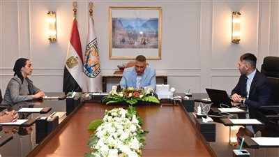 محافظ شمال سيناء يبحث إنشاء منصة مركزية ضمن خطة التحول الرقمي