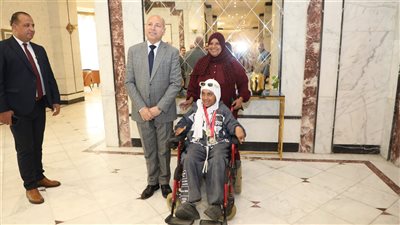 محافظ القاهرة يكرم الأمهات المثاليات