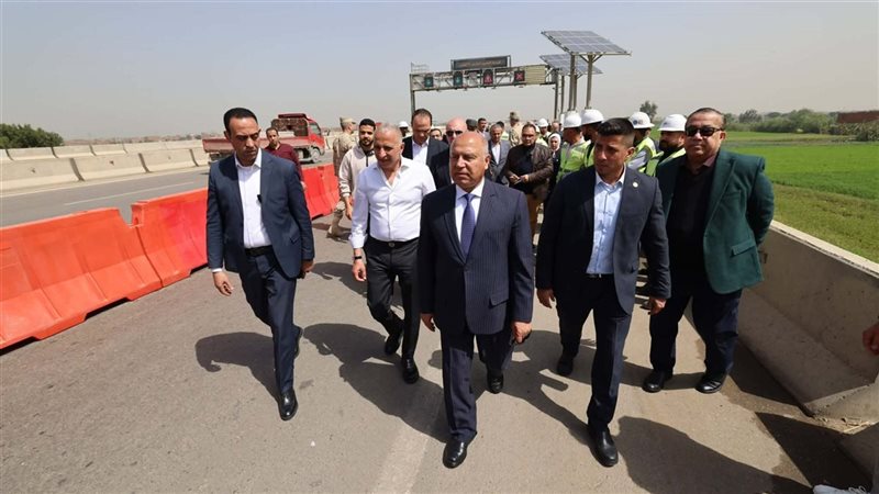  وزير النقل يتفقد