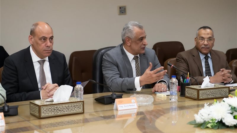 وزير الانتاج الحربي