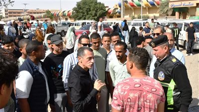 الدفع بسيارات سيرفيس إضافية لنقل طلاب الجامعة في أسوان