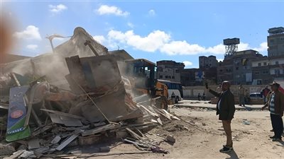 حي شرق الإسكندرية ينفذ حملة مكبرة لإزالة الإشغالات بشارع الجامعة الأهلية 