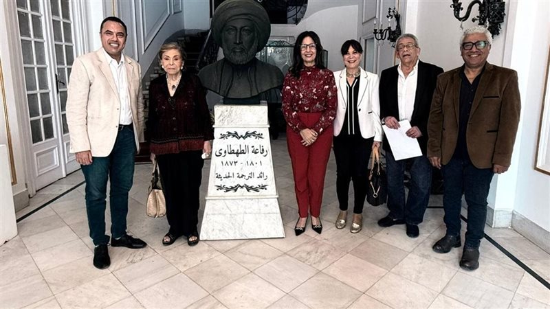 وزيرة الثقافة 