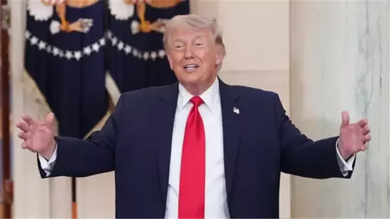 الرئيس الأمريكي دونالد