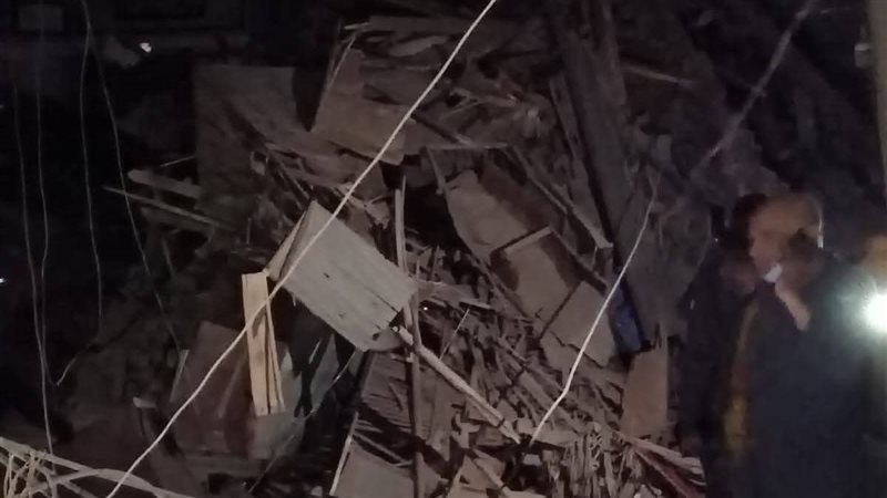 ركام المنزل المنهار،