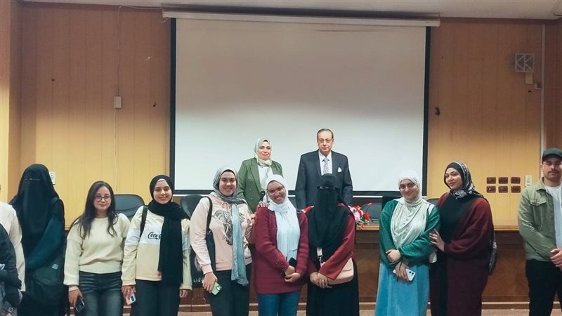 كلية الألسن بجامعة