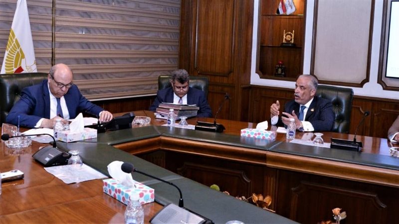 لقاء وزير الطيران