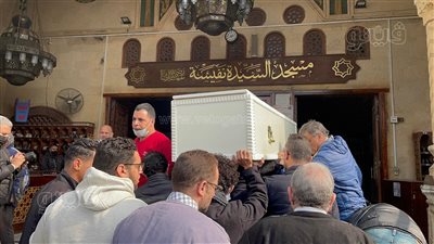 تشييع جثمان المطرب أحمد الحجار من مسجد السيدة نفيسة | فيديو
