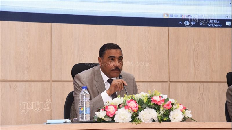 محافظ مطروح يعقد