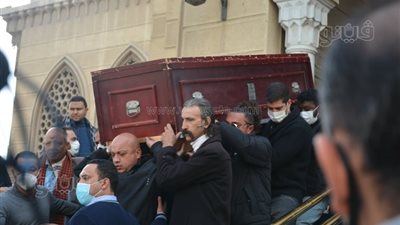 بكاء وصراخ شقيقات مها أبو عوف خلال تشييع جثمانها من مسجد الرحمن الرحيم | فيديو وصور 