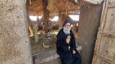 الأنبا بيمن يزور مزود الميلاد بدير رئيس الملائكة |صور