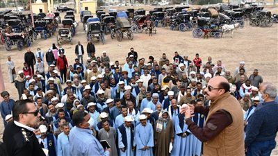 محافظ أسوان يتابع منظومة تطوير عربات الحنطور |صور