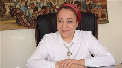 نهاد أبو القمصان تدعو معلمة المنصورة للعمل في مكتبها
