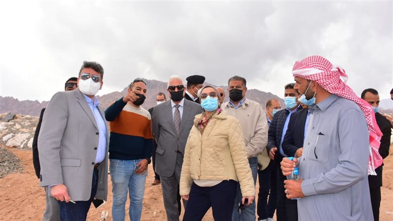 وزيرة البيئة ومحافظ
