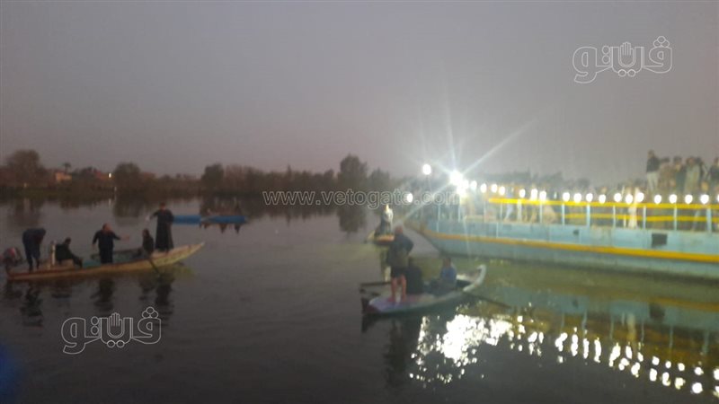 أثناء استخراج جثث