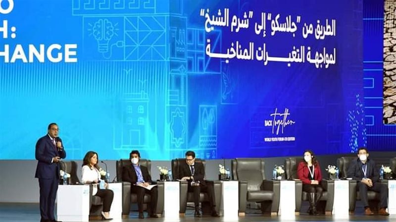 رئيس الوزراء في منتدي