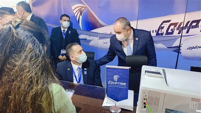 وزير الطيران يوجه بتقديم كافة التسهيلات لضيوف منتدى شباب العالم