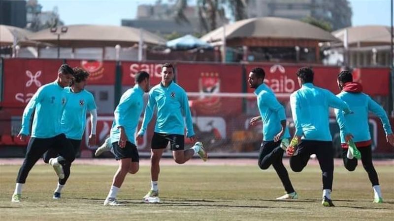 لاعبو الأهلي