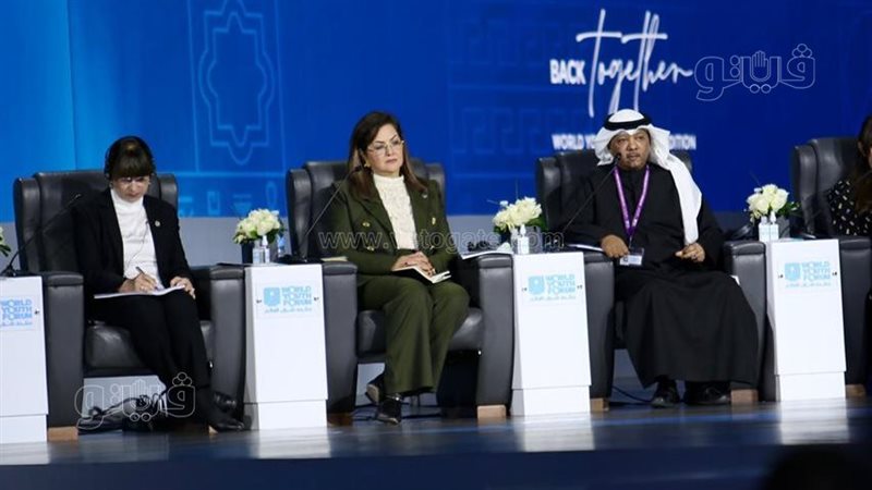 وزيرة التخطيط خلال