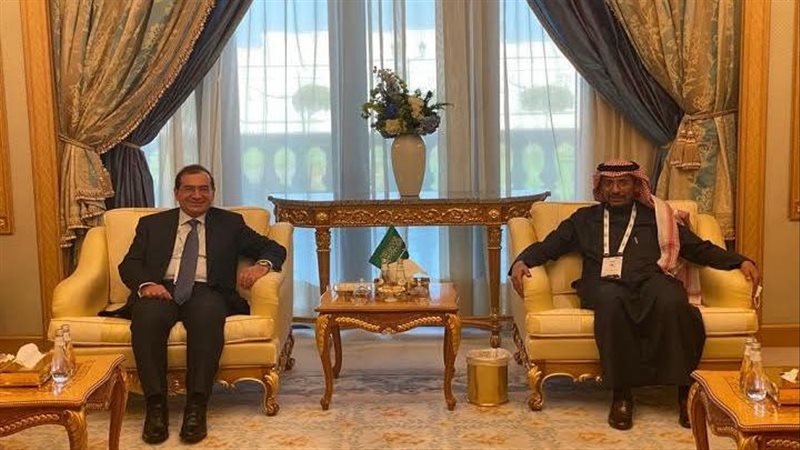 وزير البترول ونظيره