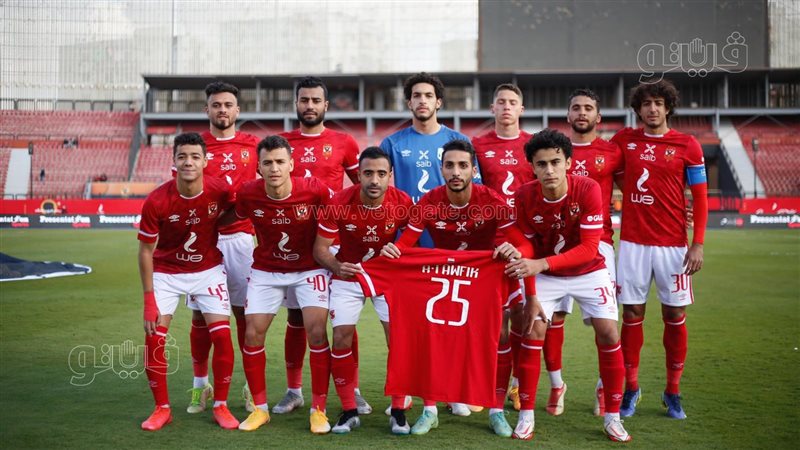 لاعبو الأهلي يساندون