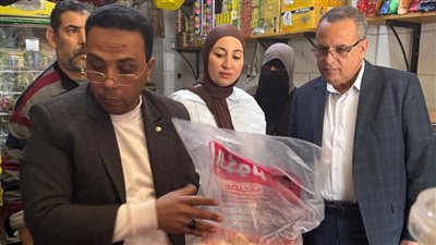  ضبط 5 أطنان عسل أسود وأسماك ورنجة غير صالحة في حملة تموينية بالدقهلية 