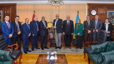 محافظ الإسكندرية يستقبل نائب رئيس هيئة قضايا الدولة لبحث تعزيز التعاون القانوني