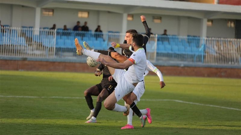 دوري المحترفين، فيتو
