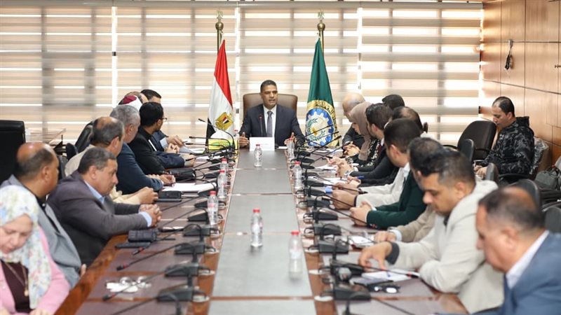 اجتماع نائب المحافظ