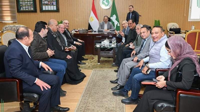 محافظ الشرقية يستقبل