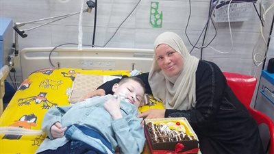 حكاية محمد، بالعناية المركزة منذ 8 سنوات ولا زال الأمل باقيا (فيديو وصور)