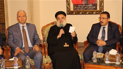 رئيس جامعة الإسكندرية يهنئ الإخوة المسيحيين بعيد القيامة من المقر البابوي 