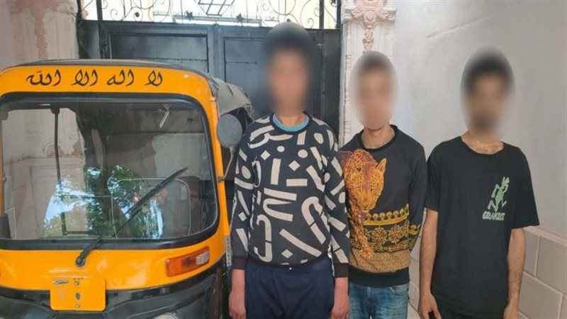 ضبط 3 عاطلين يروجون