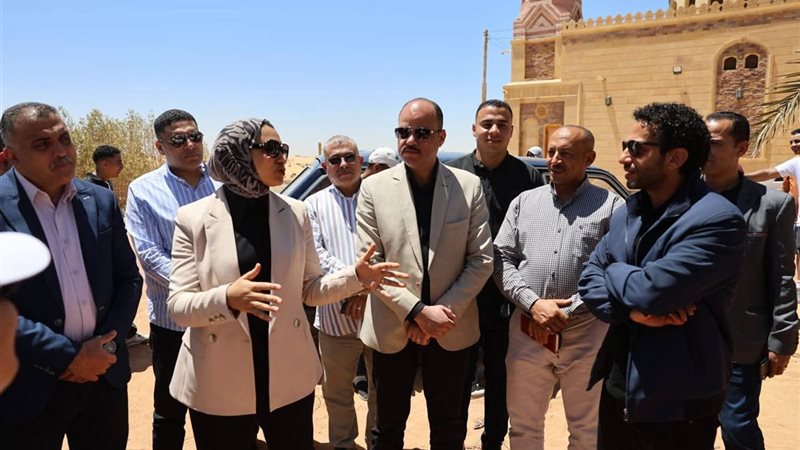 جانب من لقاء المحافظ
