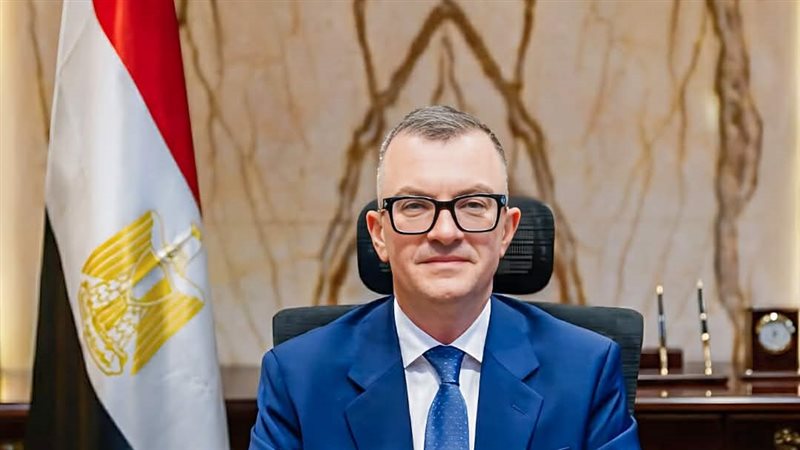 الدكتور أحمد رستم،