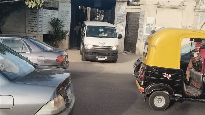 تشييع جثمان سيدة