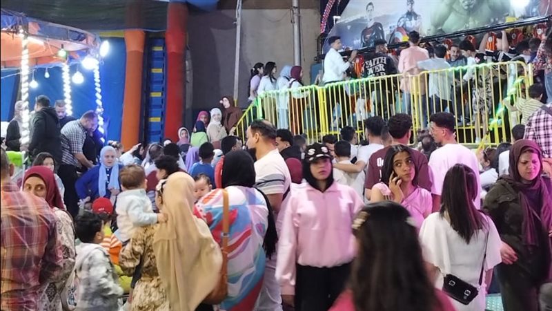 المواطنين في احتفالات